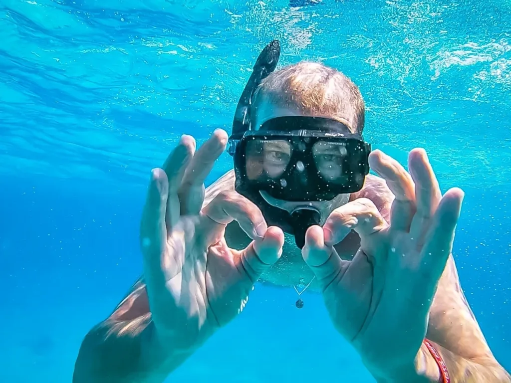 Private Speed Boat Snorkeling Adventure in Sahl Hasheesh 8 3 4